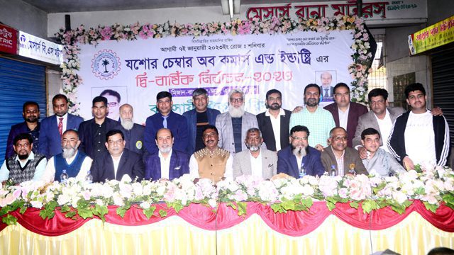 আরএন রোডে ব্যবসায়ী ঐক্য পরিষদ প্রার্থীদের মতবিনিময়