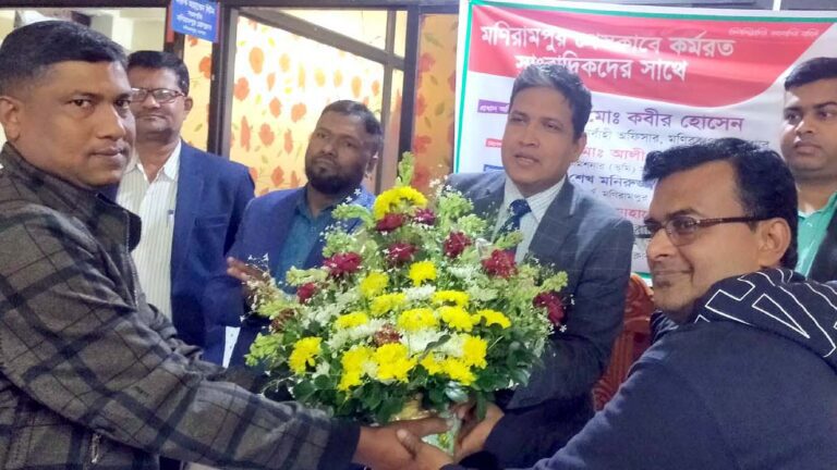 মণিরামপুরে সাংবাদিকদের সাথে সরকারি কর্মকর্তাদের মতবিনিময় সাংবাদিকদের সাথে সরকারি কর্মকর্তাদের মতবিনিময়