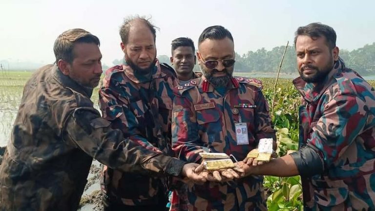 বেনাপোল সীমান্ত থেকে ৩ কেজি ৩৫০ গ্রাম স্বর্ণ আটক
