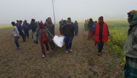 কুমিল্লায় ডাকাত সন্দেহে স্থানীয়দের গণপিটুনিতে ২ যুবকের মৃত্যু হয়েছে।