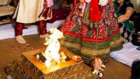 বিয়ে ভাঙলেন প্রভাষক পাত্র যৌতুকের গাড়ি না পেয়ে