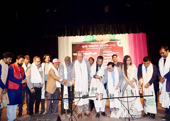 ভার্চুয়ালে ডুবে থাকা প্রজন্মকে এগিয়ে নিতেলড়তে হবে সংস্কৃতি কর্মীদের : প্রতিমন্ত্রী স্বপন