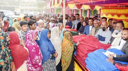 এমপি শাহীন চাকলাদারের উদ্যোগে কাশিমপুর ইউনিয়নে কম্বল বিতরণ
