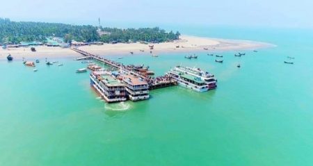 টেকনাফ থেকে সেন্টমার্টিনে চলাচলরত জাহাজ (ফাইল ছবি)