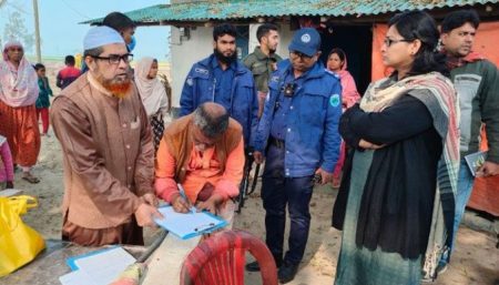 সদর উপজেলার এরুরিয়া ইউনিয়নের কদমতলী এলাকার আশ্রয়ণ প্রকল্পে এ ঘটনা ঘটে। ছবি : সংগৃহিত