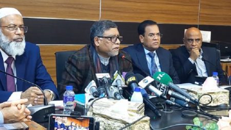 সরকারি কর্মস্থলেই ব্যক্তিগত রোগী দেখতে পারবেন চিকিৎসকরা: স্বাস্থ্যমন্ত্রী