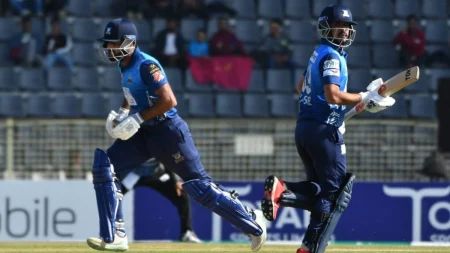 ঢাকার দেওয়া ১৪৫ রানের লক্ষ্যে লড়ছে রংপুর