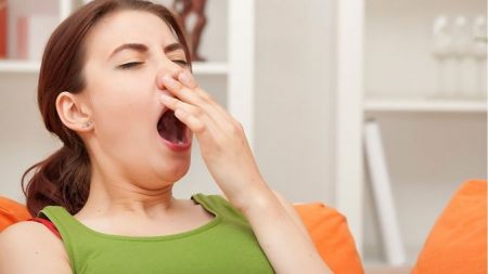 সারা রাত ঘুমিয়েও ঘন ঘন হাই ওঠে?