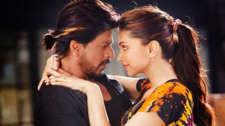 ‘পাঠান’ বাংলাদেশের সিনেমা হলে মুক্তি পেতে পারে, সিদ্ধান্ত কাল