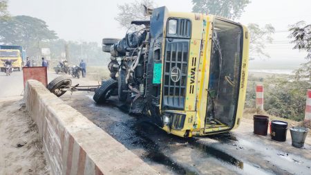 এক ডিভাইডার অর্ধশতাধিক দুর্ঘটনার কারণ