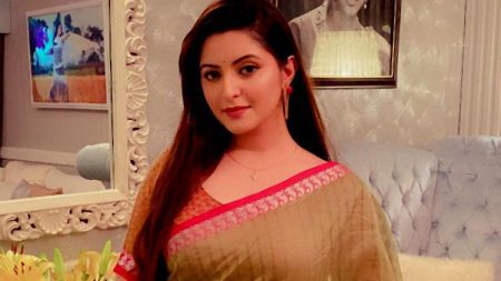সুস্থ হয়ে শুটিংয়ে পরীমণি