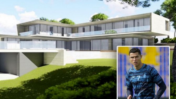 সাড়ে চার হাজার পাউন্ড মাসিক বেতন প্রস্তাব করেও পছন্দসই রাঁধুনি পাচ্ছেন না রোনালদো! রোনালদোর নতুন এ বাড়ির জন্য চার হাজার পাঁচশত পাউন্ড মাসিক বেতনে রাঁধুনি নিয়োগের জন্য প্রস্তাব দেওয়া হয়েছে। শর্ত হিসেবে পর্তুগালের ঐতিহ্যবাহী খাবার