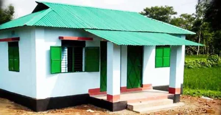 হিজলডাঙ্গায় ভূমিহীনদের মাঝে সরকারি ঘর বরাদ্দ দেওয়া নিয়ে অভিযোগ