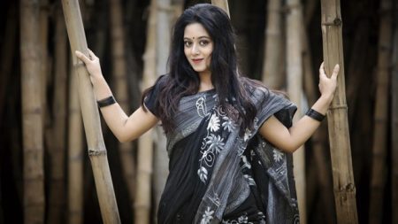 ওজন কমিয়ে যা বললেন দীঘি
