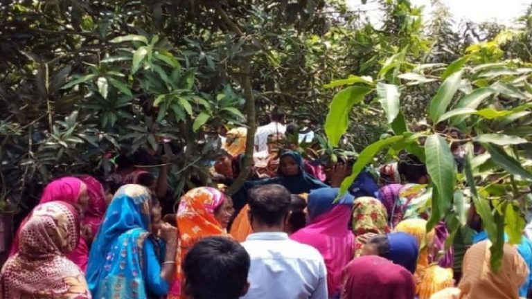 কলাক্ষেতে পড়েছিল যুবকের মুখ বাঁধা মরদেহ