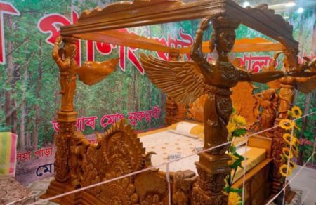 কোটি টাকার ‘পরী পালং খাট’, কিনলেই উপহার সোনা-মোটরসাইকেল