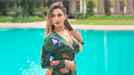 বছরের শুরুতেই সুখবর দিলেন ববি