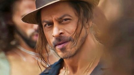 ‘নোংরা’ প্রশ্নের জবাবে ভক্তকে চমকে দিলেন শাহরুখ