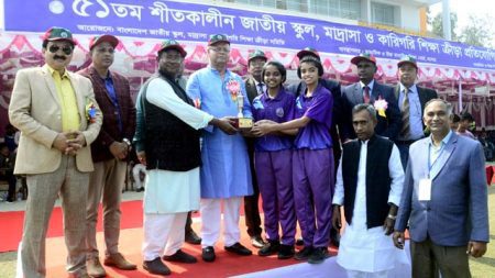 শীতকালীন ক্রীড়ায় দ্বৈত ব্যাডমিন্টনে দেশসেরা যশোরের দুই বোন