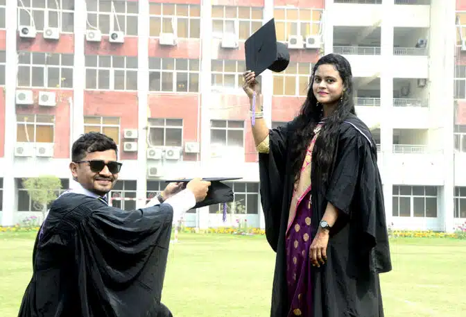 সমাবর্তনে আনন্দে মেতেছিলেন ওরা