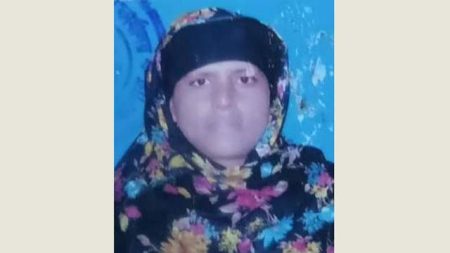 নারী মেম্বার পারভীনার নামে সরকারি ৩ সহায়তার কার্ড নারী মেম্বার পারভীনার নামে সরকারি ৩ সহায়তার কার্ড