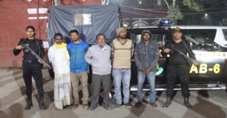 যশোরে বিষাক্ত মদসহ আটক পাঁচ