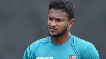 আবারও শাহরুখের দলে যোগ দিলেন সাকিব