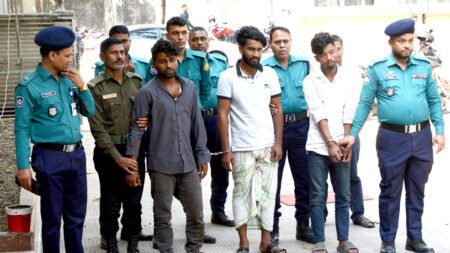 জেল থেকে বেরিয়ে ১২ মোবাইল ছিনতাই, ভাগাভাগির দ্বন্দ্বে খুন ফারুক