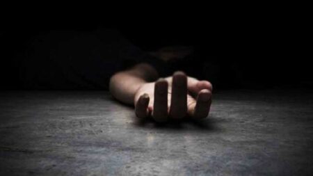প্রেমিকাকে ফোন করায় বন্ধুকে টুকরো টুকরো করে কেটে হত্যা!