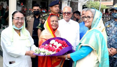 অতিথি হয়ে রাষ্ট্রপতির বাড়িতে প্রধানমন্ত্রী