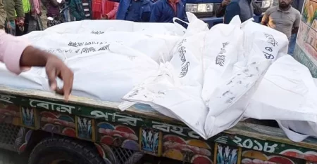সিরাজগঞ্জে পিকআপ চাপায় মা-ছেলে নিহত