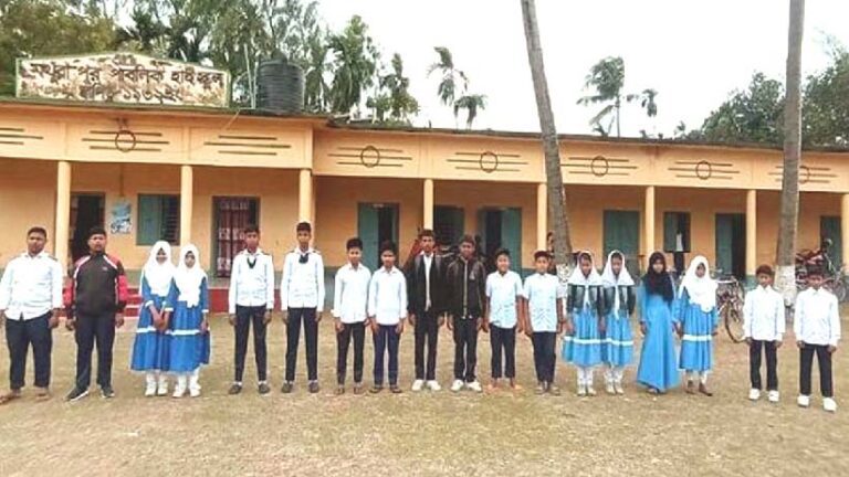এক স্কুলেই পড়ে ২০ জন যমজ ভাইবোন