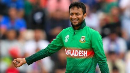 শ্রীলঙ্কা সিরিজে দলে নেই সাকিব