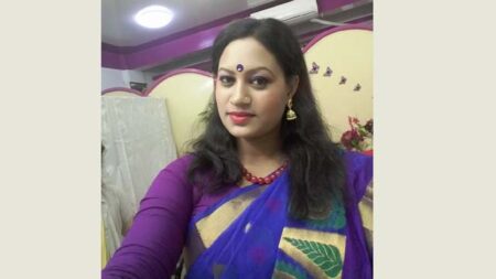 যশোরের কাকলী পাচ্ছেন তীর-কাঁচখেলা নাট্য সম্মাননা