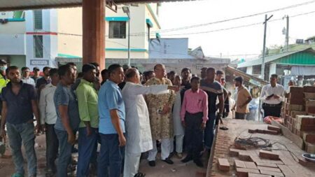 রাজগঞ্জে নির্মাণাধীন বঙ্গবন্ধু ম্যুরাল পরিদর্শনে প্রতিমন্ত্রী স্বপন ভট্টাচার্য্য