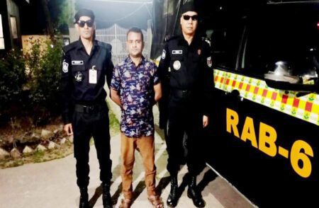 ঝিনাইদহে জীনের বাদশা খ্যাত প্রতারক আটক  
