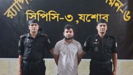 নাবালিকা মেয়েকে ধর্ষণ মামলার মূল আসামি গ্রেফতার