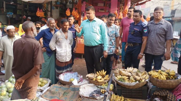 মনিরামপুরে ৮ প্রতিষ্ঠানে জরিমানা