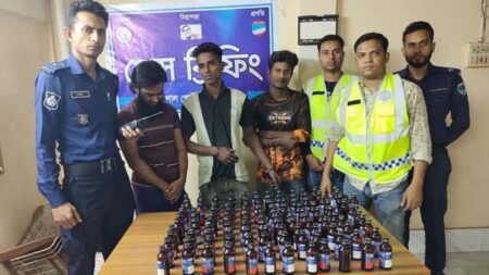 বেনাপোলে পুলিশের অভিযানে মাদকসহ ৫ কারবারি আটক