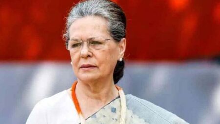 হাসপাতালে সোনিয়া গান্ধী