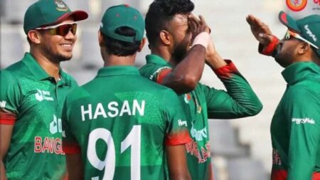 বাঘের তাণ্ডবে লণ্ডভণ্ড আইরিশরা অল্পেই অল আউট