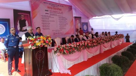রাজনৈতিক মাঠ সবার জন্য উন্মুক্ত: আসাদুজ্জামান খান