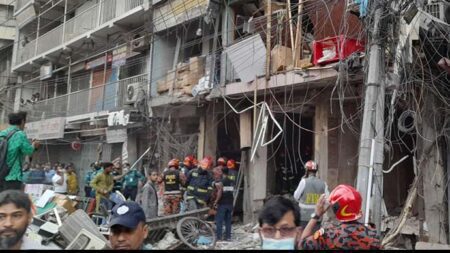 গুলিস্তানে বিআরটিসি কাউন্টারের পাশে বিস্ফোরণে নিহত ৮