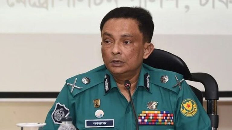 সাংবাদিকদের ওপর হামলায় ডিএমপি কমিশনারের দুঃখ প্রকাশ