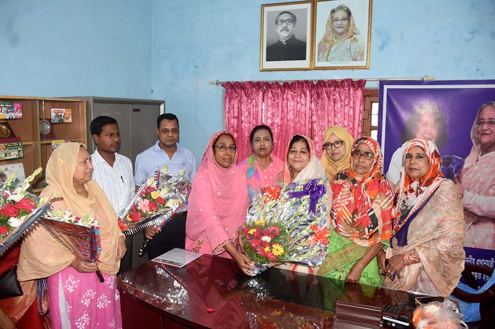 জাতীয় মহিলা সংস্থার যশোরের নতুন চেয়ারম্যান জ্যোৎস্না আরা মিলিসহ চার সদস্য দায়িত্ব গ্রহণ করেছেন