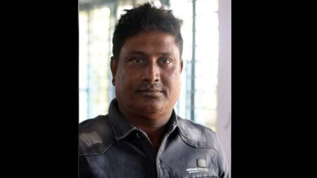 মীমাংসায় গেলেন ইউপি সদস্য, কুপিয়ে মারল প্রতিপক্ষরা
