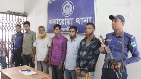 কলারোয়ায় পুলিশের সঙ্গে ডাকাতদের গোলাগুলি, আটক ৬
