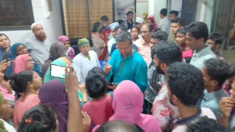 যশোর জেনারেল হাসপাতালে যুবলীগ নেতার হাতে নার্স লাঞ্ছিত
