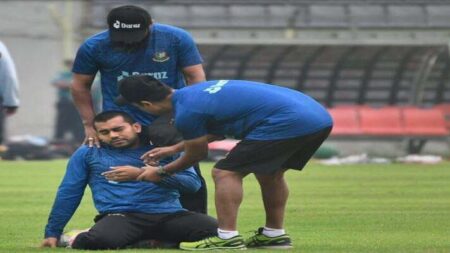অনুশীলনে বলের আঘাত পেয়ে হাসপাতালে মিরাজ