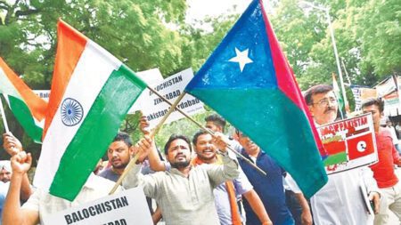 পাকিস্তানের সরকারে ভাঙনের সুর